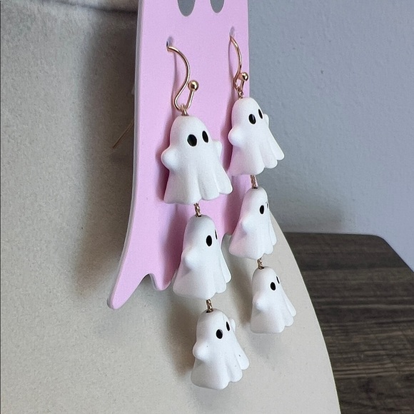 👻 White Ghost Dangle Earrings - Picture 2 of 5